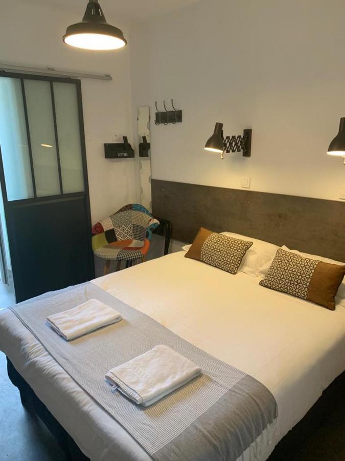 Hotel Le Smile Saint-Vincent-Sterlanges Екстер'єр фото