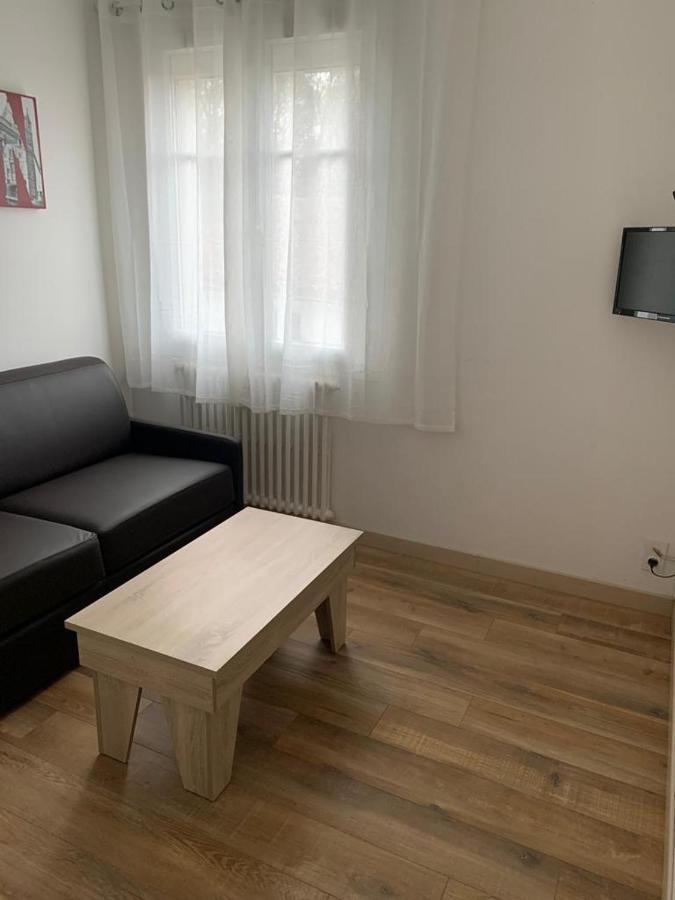 Hotel Le Smile Saint-Vincent-Sterlanges Екстер'єр фото