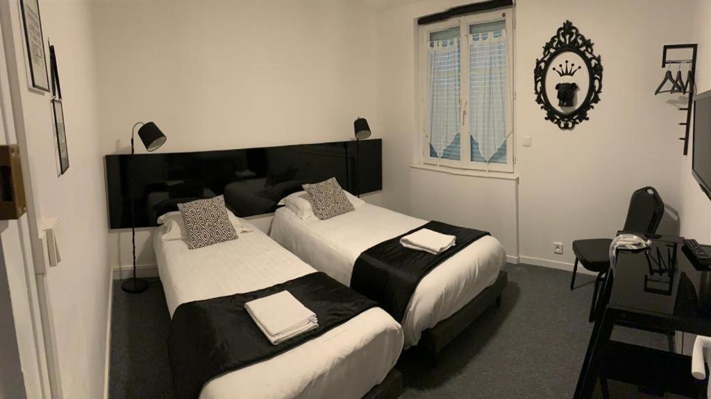 Hotel Le Smile Saint-Vincent-Sterlanges Екстер'єр фото